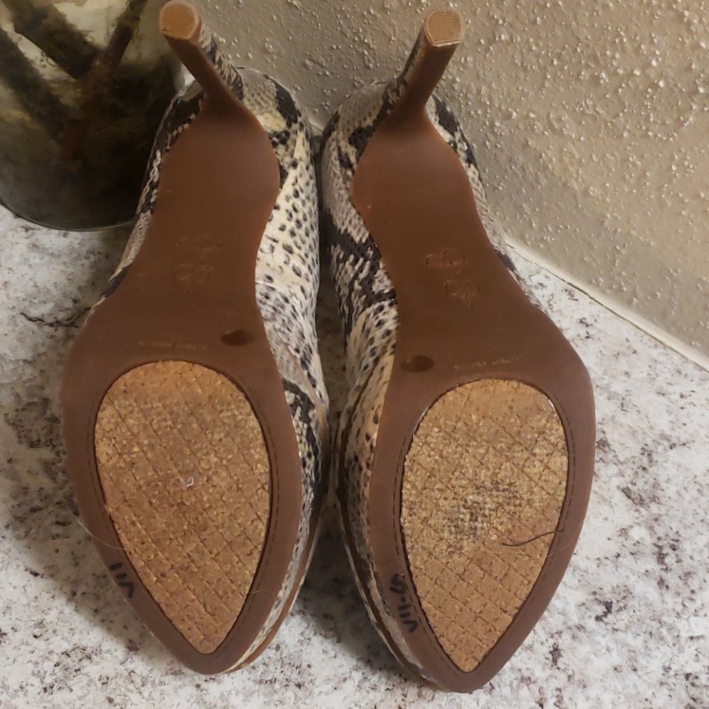 Shoes - Picture 9 of 9